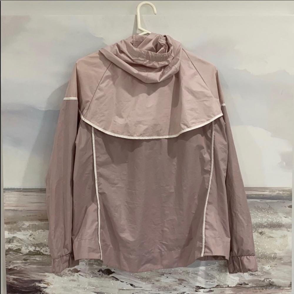Women’s Nike Windbreaker